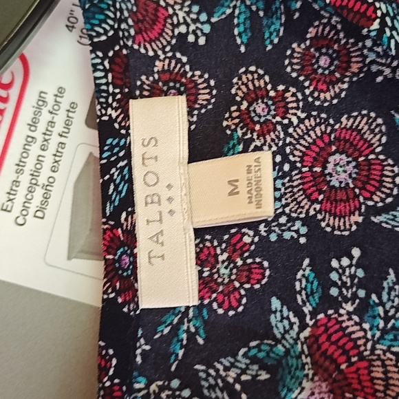 Talbots Shirt Womens Medium Black Red Floral Sheer V Neck Sleeveless Career Top - Picture 2 of 5
